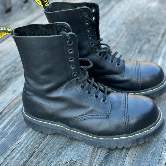 Dr. Martens Men’s Steel Toe Boot - black, 9-hole - Picture 3 of 7